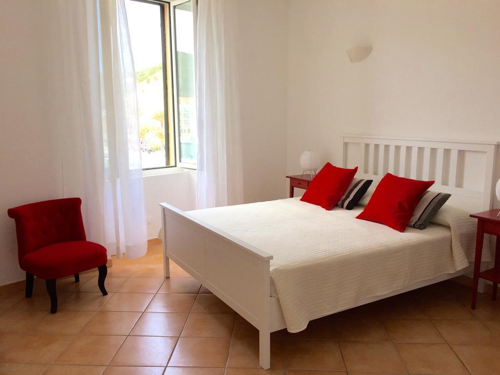 Les Appartements Du Port Бонифачо Стая снимка