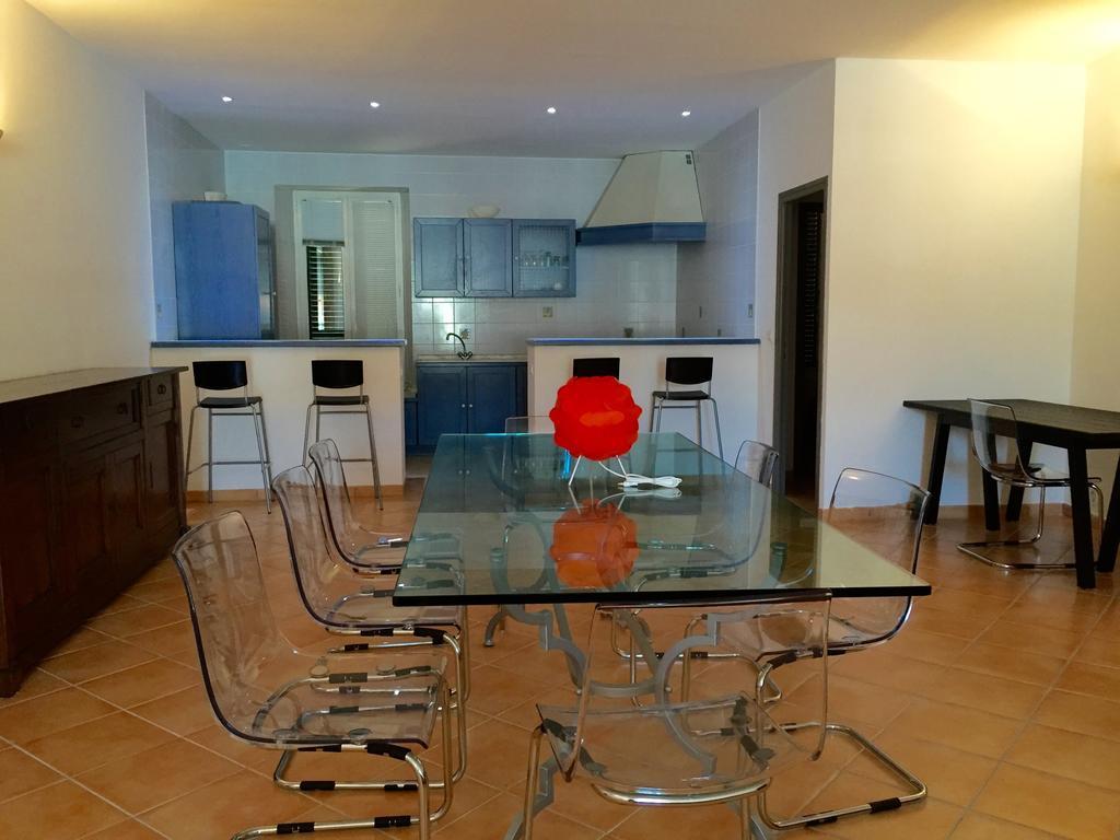 Les Appartements Du Port Бонифачо Стая снимка