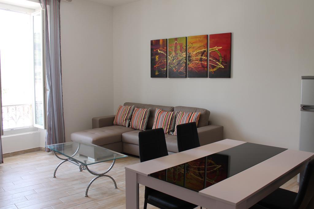Les Appartements Du Port Бонифачо Екстериор снимка