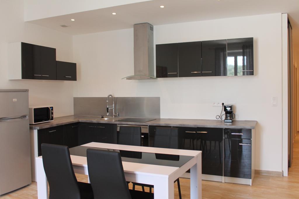 Les Appartements Du Port Бонифачо Екстериор снимка