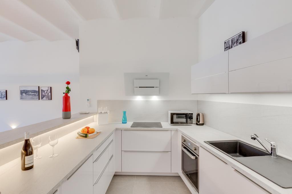 Les Appartements Du Port Бонифачо Екстериор снимка