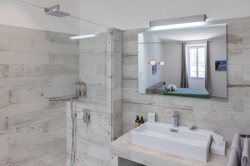 Les Appartements Du Port Бонифачо Екстериор снимка